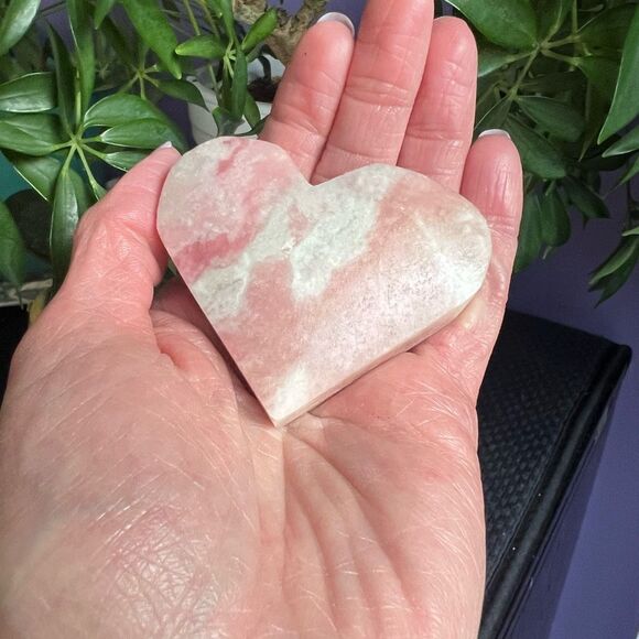 Pink Opal Heart Carving‎ (#8) - Picture 2 of 9